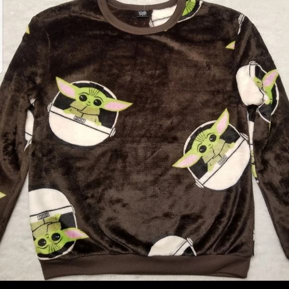 baby yoda sweatshirt women's